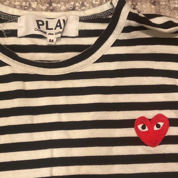 ✨HP✨ Play Comme des Garçon Shirt - Picture 2 of 4